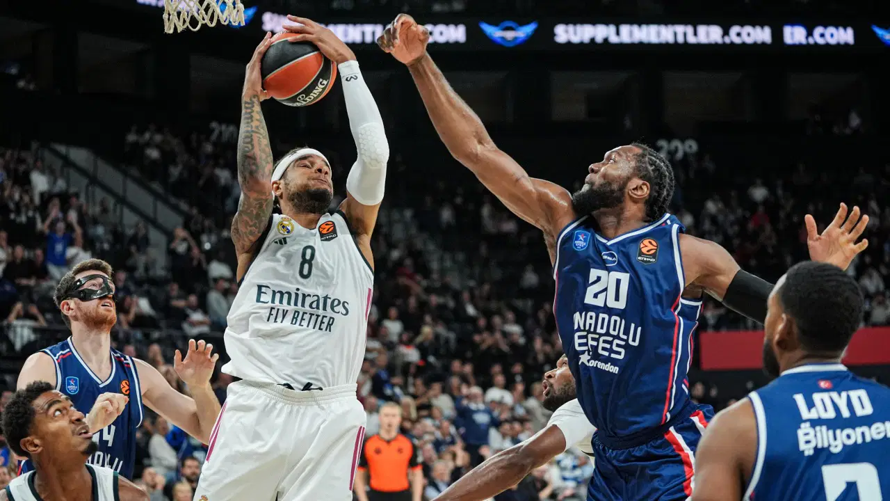 Anadolu Efes'ten Real Madrid'e geçit yok! EuroLeague'de galibiyetle tanıştı...
