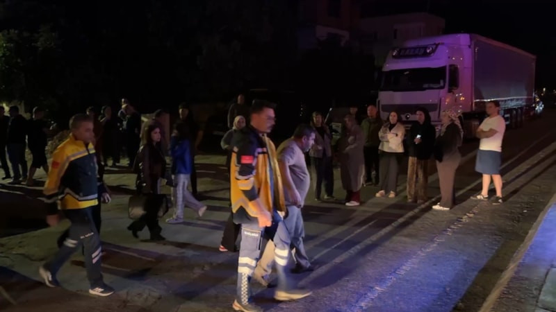 Aydın’da 9 katlı binada yangın: 5 kişi dumandan etkilendi