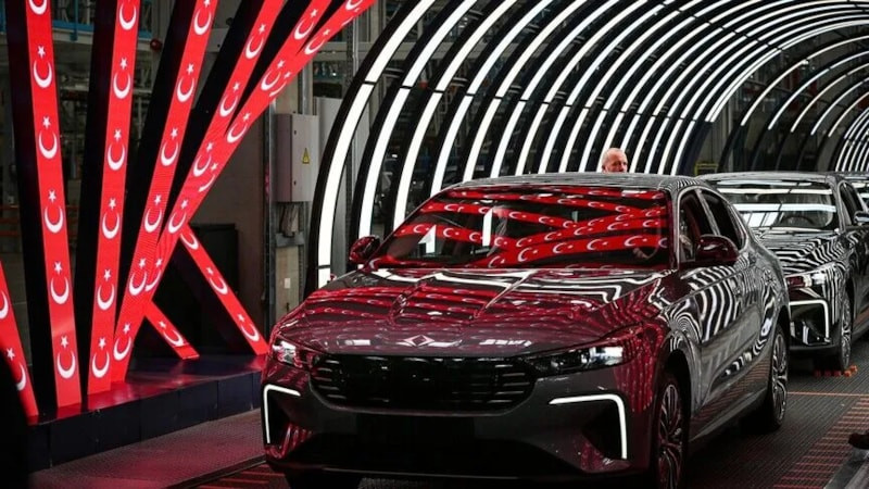 Yılın ilk 9 ayında satılan otomobillerin yarısını elektrikli ve hibritler oluşturdu