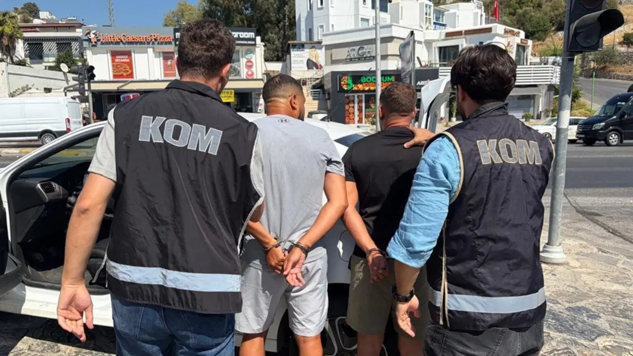 Bodrum’da kırmızı bültenle aranan şüpheli sahte kimlikle yakalandı