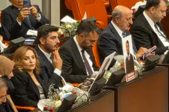 TBMM, Numan Kurtulmuş'un 'yeni anayasa' çağrısıyla açıldı: 'Ertelenemez bir sorumluluktur'