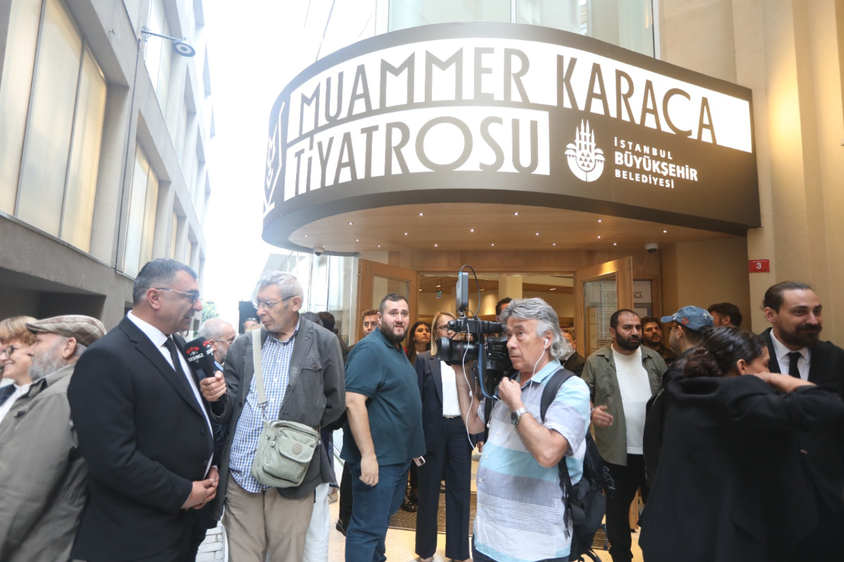 Sahne, sokak, sermaye, meydan: İstanbul’un tiyatro mekânları ve tarihine dair