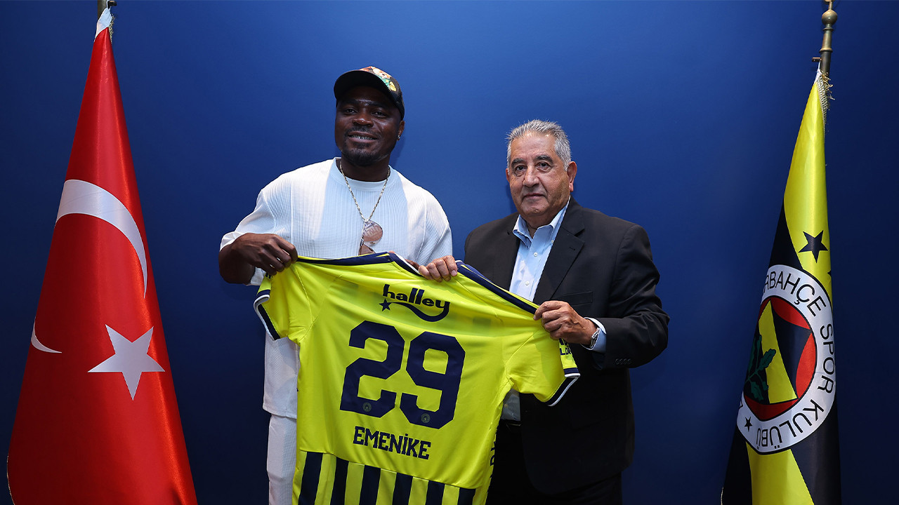 Emenike yıllar sonra Fenerbahçe'yi ziyaret etti
