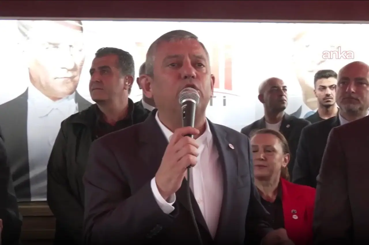 Özgür Özel’den Artvin’de "fon vurgunu" çıkışı: Kendi seçmenlerini bile kazıkladılar