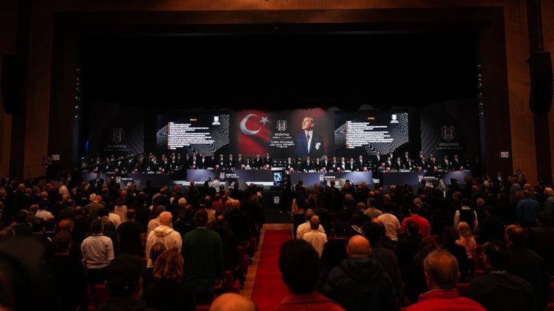 Beşiktaş'ta seçimli olağanüstü genel kurulu heyecanı