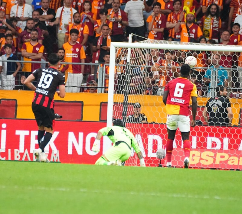 Galatasaray, yeni transferlerden beklediğini alamadı