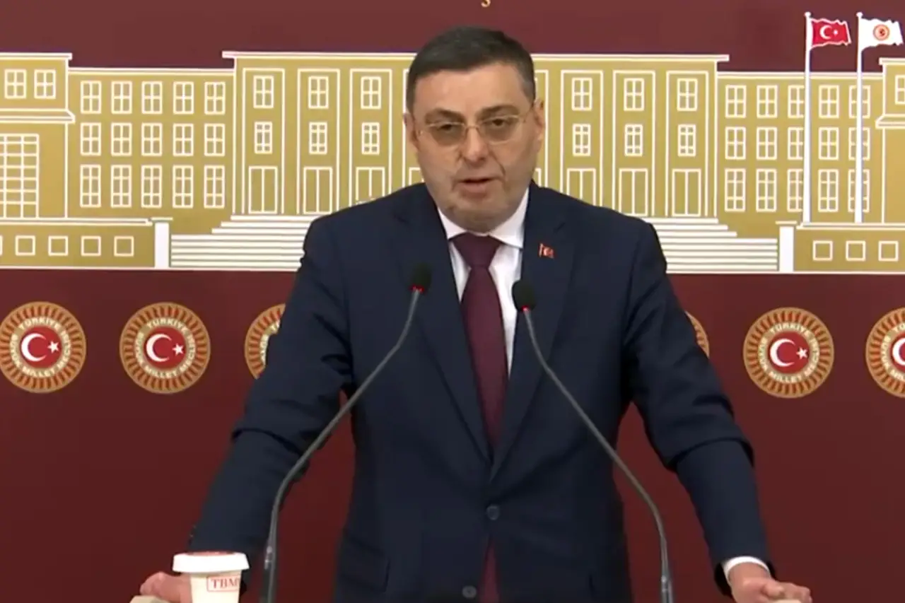 AKP’liler fon vurgununu eleştiren vekili “Truva Atı” ilan etti