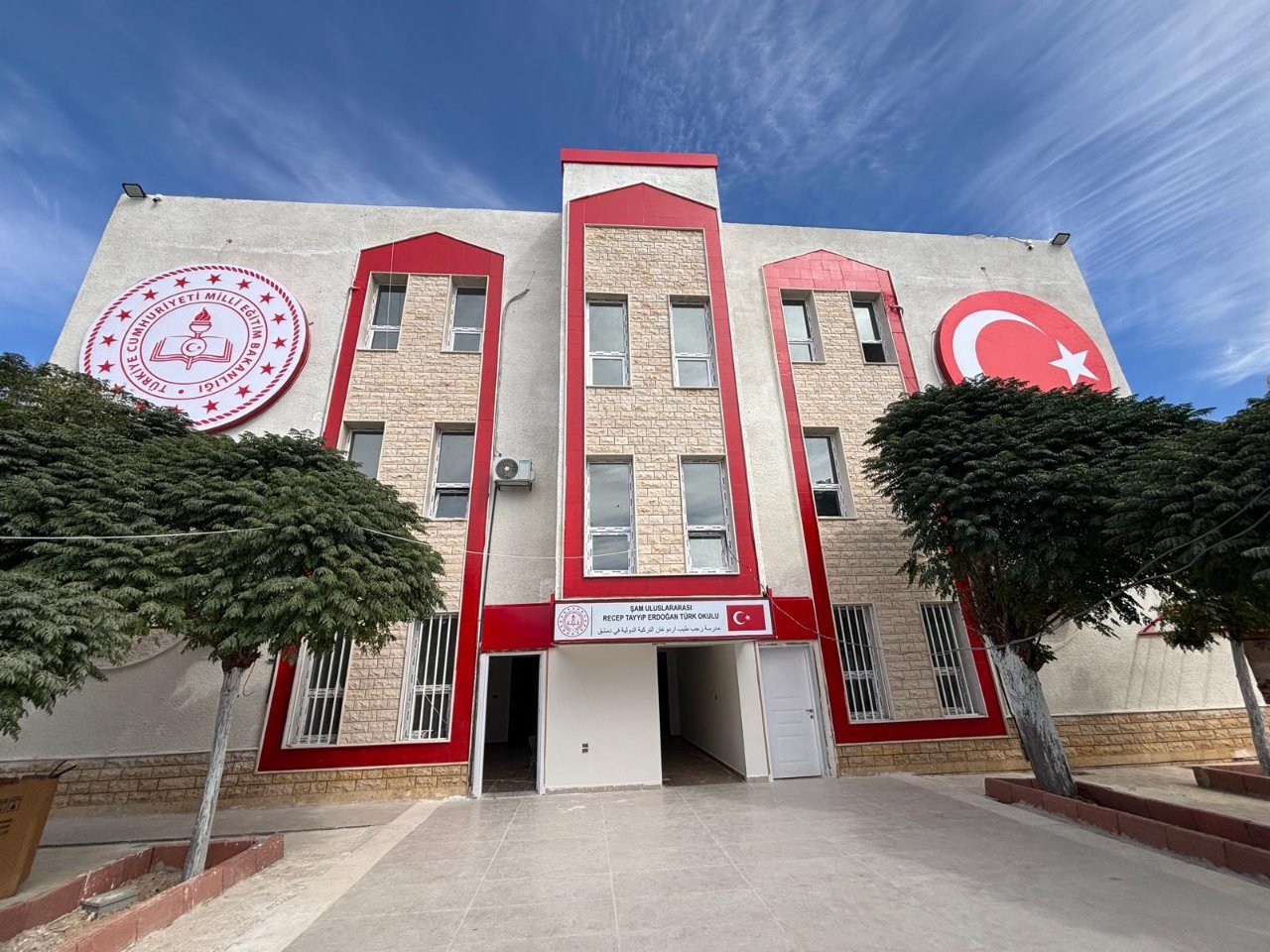 Şam'daki Recep Tayyip Erdoğan Türk Okulu kapılarını açtı