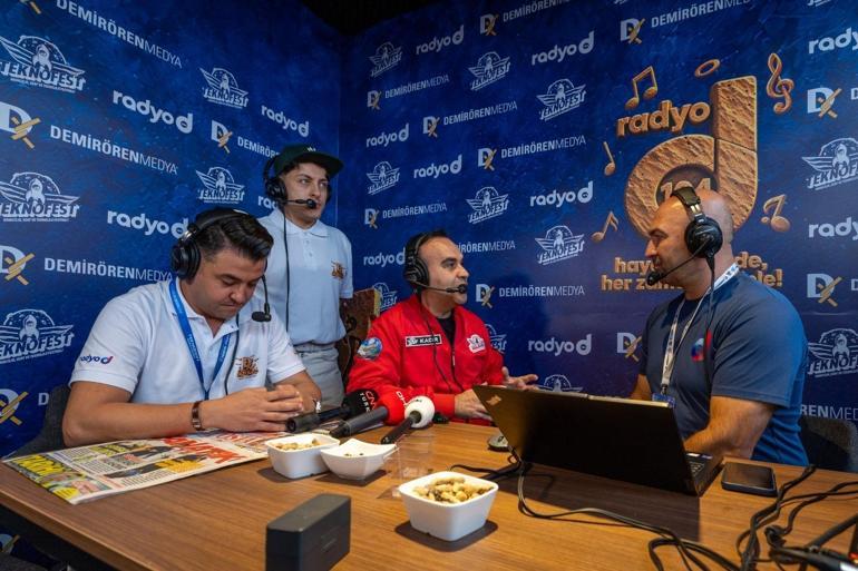 Bakan Kacır, Radyo D'de TEKNOFEST'i anlattı: Bütün bunlar bir çocuğun gözlerindeki parıltı için