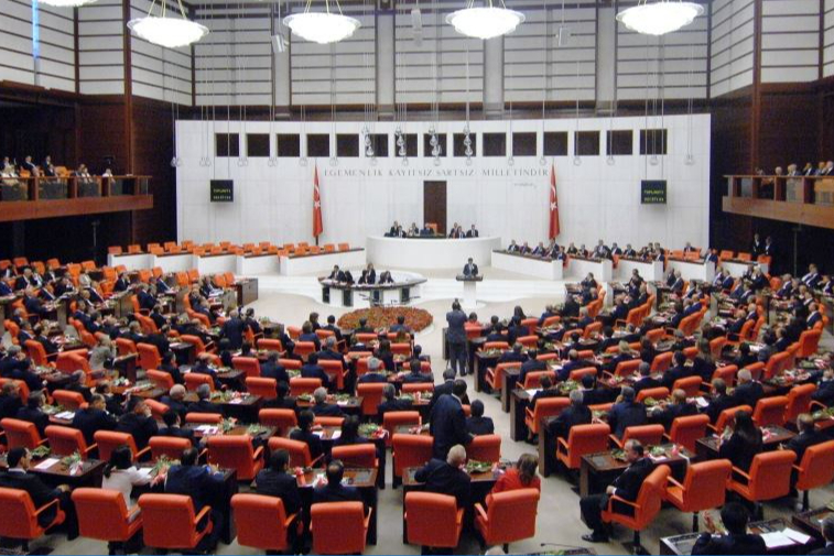 TBMM'de 50 günlük tatil sonrası ilk mesai: 'Fon vurgunu araştırılsın' önergeleri gündeme gelecek mi?