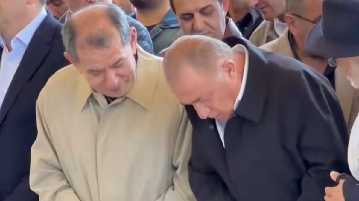 Cenaze töreninde Fatih Terim'in ayakkabısının tabanı koptu