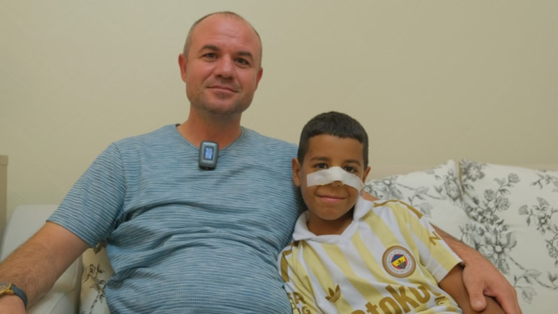9 yaşındaki minik, narkoz etkisiyle Fenerbahçe - Galatasaray derbisini anlatmaya başladı
