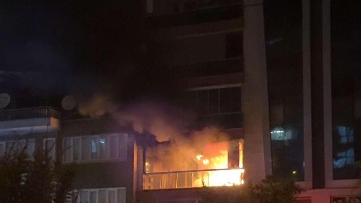 Aydın’da 9 katlı binada yangın: 5 kişi dumandan etkilendi