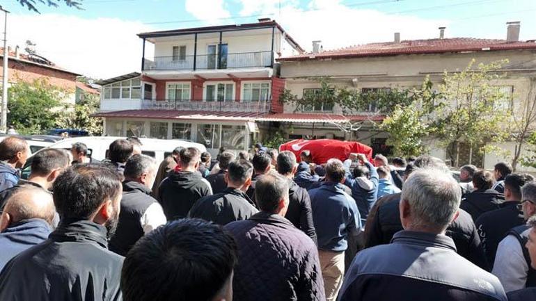 Soma'da maden kazası! Hayatını kaybeden 5 işçiden İsa Olcay son yolculuğuna uğurlandı