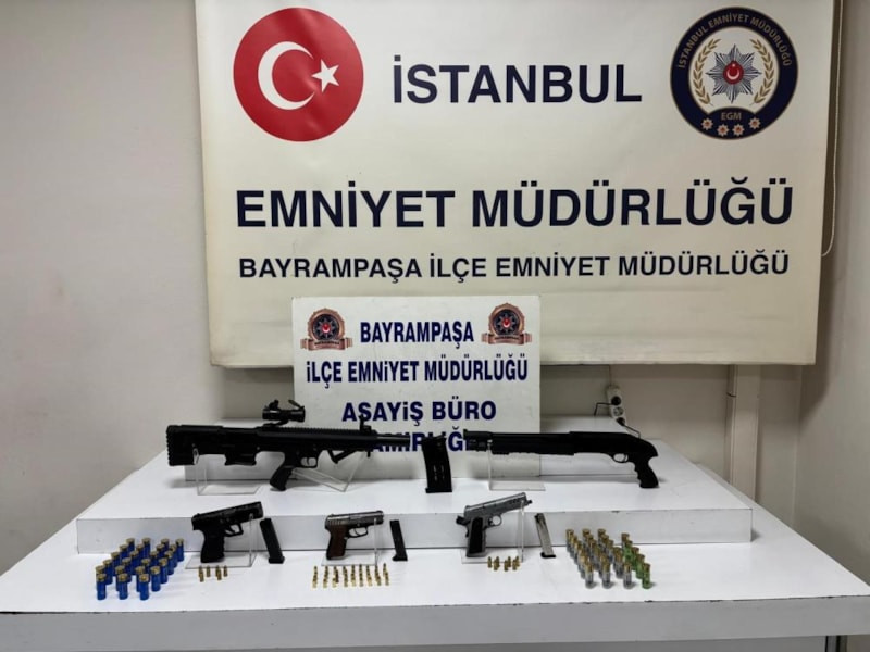 İstanbul Bayrampaşa'da evinde mühimmat ele geçirilen zanlı gözaltına alındı