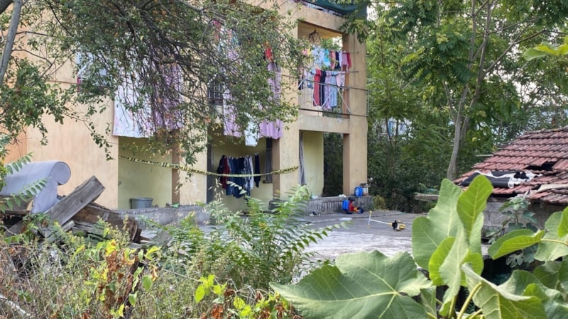 Kocaeli'de babasını öldüren annesinin gözyaşlarını mahkeme salonunda sildi
