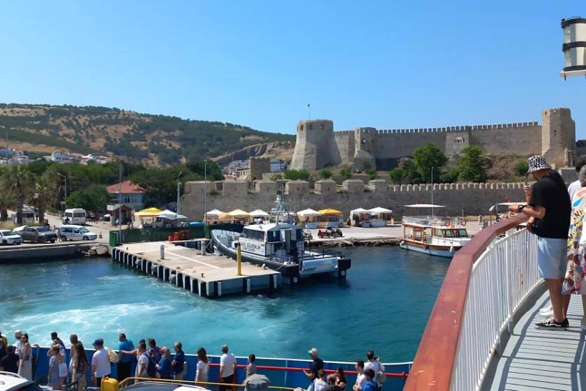 Bozcaada limanı marinalaşma tehdidi ve çevre felaketiyle karşı karşıya: Deniz çayırları ve antik liman taş dolgusu altında kalacak
