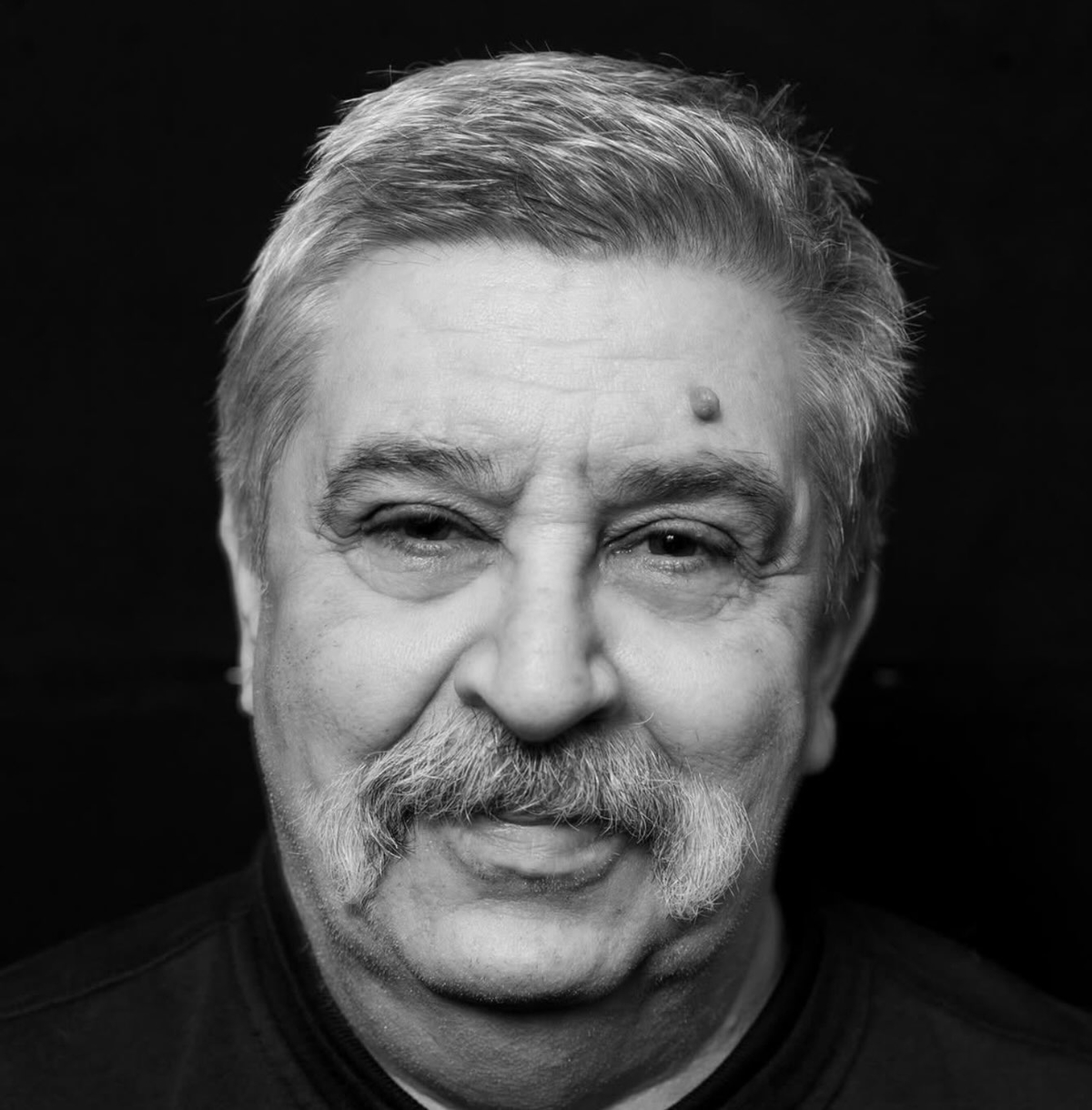 Devlet Tiyatroları'nın usta ismi Ethem Özbora hayatını kaybetti: Acı haberi Selçuk Yöntem duyurdu