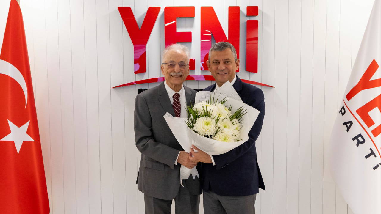 Özgür Özel, Murat Karayalçın'ı Genel Merkez'de ağırladı