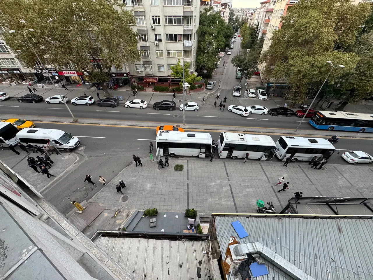 Manisa'daki okul saldırısı sonrası Meclis'e yürüyeceklerdi: Eğitim-İş Genel Merkezi'ne polis ablukası!