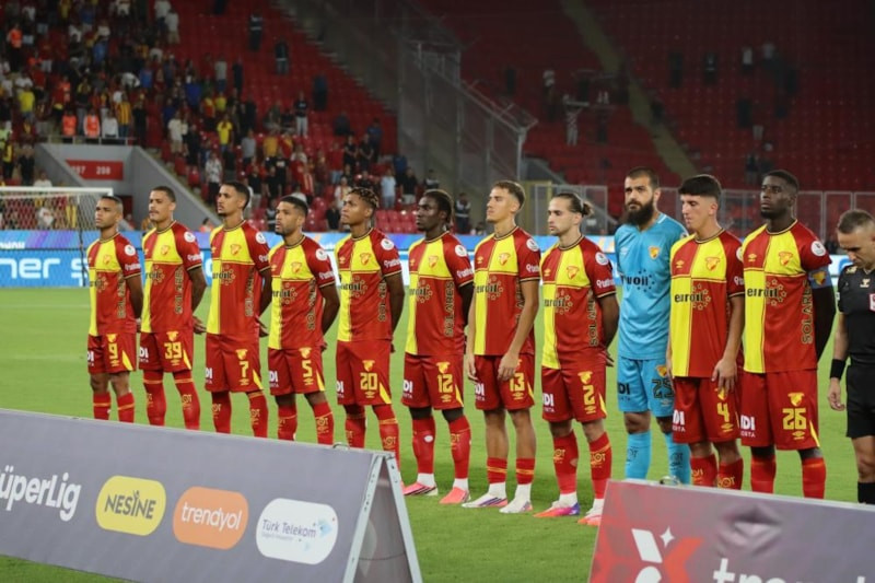 Göztepe, Stanimir Stoilov ile yola devam dedi!