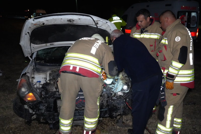 Edirne'de alkollü sürücünün kullandığı otomobil metrelerce savrularak taklalar attı: 3 yaralı