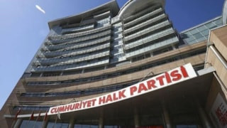 İzmir Çiğli Belediye Başkanı Onur Emrah Yıldız, AK Parti yolunda