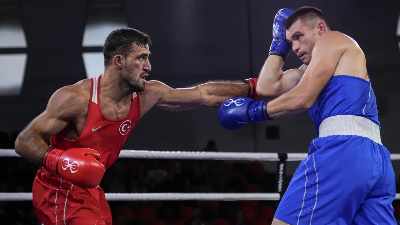 Emrah Yaşar Avrupa Boks Şampiyonası'nda finalde: Türkiye'de bir ilk!