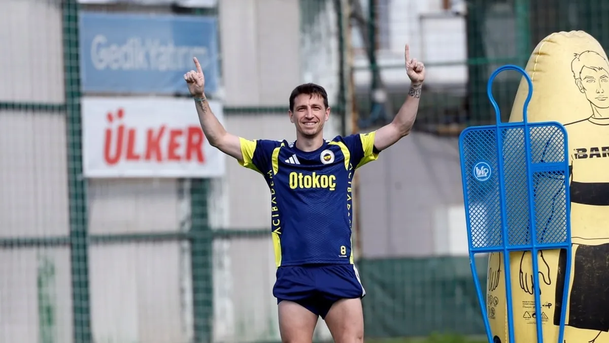 Fenerbahçe'de flaş gelişme! Cezası bitti, ayağının tozuyla idmana çıktı