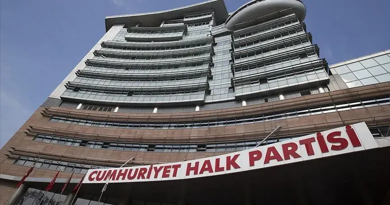 CHP'de istifa dalgası büyüyor: Mansur Yavaş'ın ardından 8 isim daha partiden ayrıldı