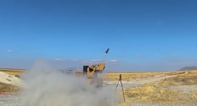 ROKETSAN KARAOK ilk kez hava hedefini başarıyla vurdu