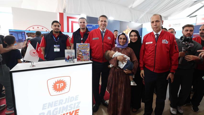 Bakan Bayraktar, TEKNOFEST Güneydoğu’da gençlere seslendi: Türkiye, sizlerle beraber enerjide bağımsız bir ülke olacak