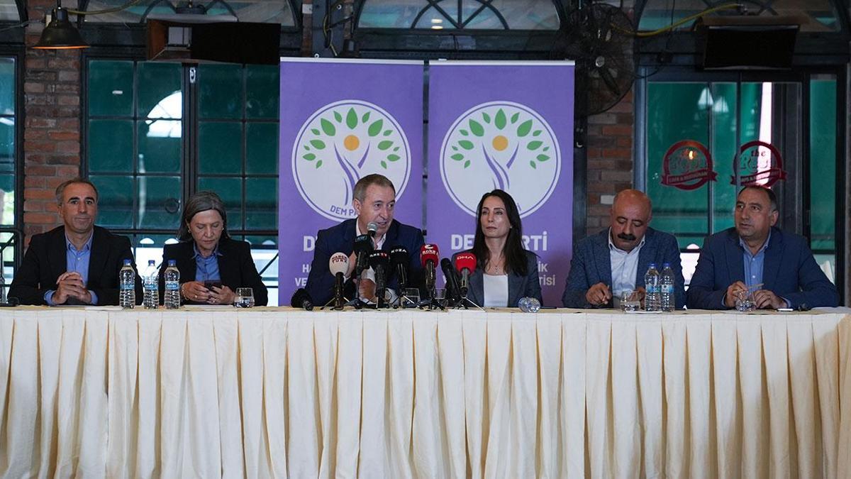 DEM Parti, Alevi kurumları ile bir araya geldi! Tuncer Bakırhan'dan "Terörsüz Türkiye" mesajı