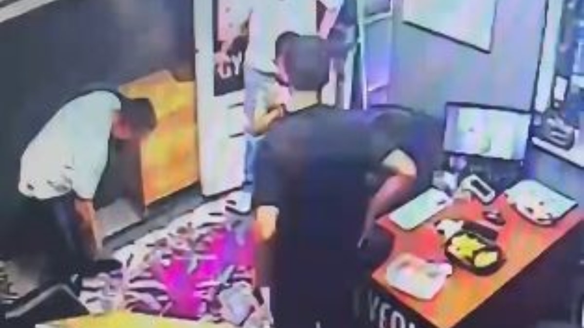 Artvin'de yemek yerken boğazına lokma kaçtı: İşletme sahibi Heimlich ile kurtardı