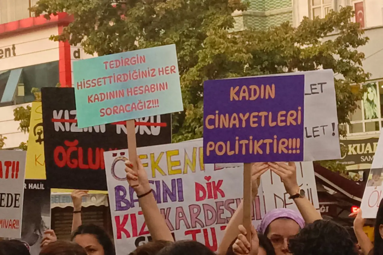 Isparta'da kadın cinayeti: Sokak ortasında evli olduğu erkek tarafından vurularak öldürüldü
