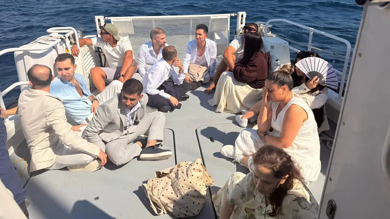 'Şık giyinip' dikkat çekmemeye çalıştılar: 14 kaçak göçmen Muğla'da yakalandı