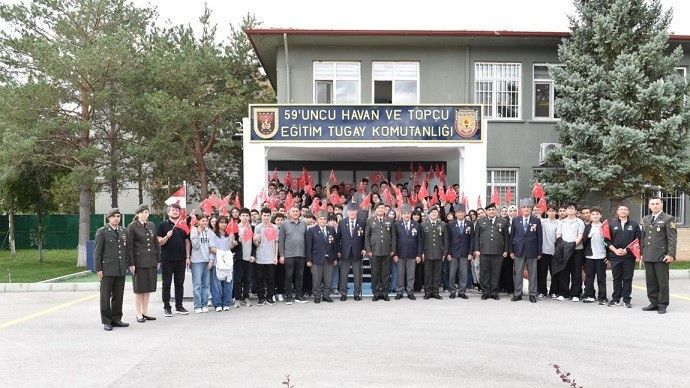 “Mehmetçik ile Bir Gün”: Disiplin ve fedakârlık dersi sahada verildi