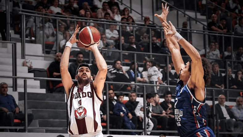 Anadolu Efes deplasmanda kazandı