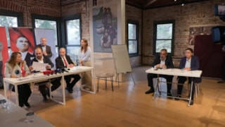 Adalar seçiminde Yeni Partililerin tuhaf sesler çıkardıkları görüldü