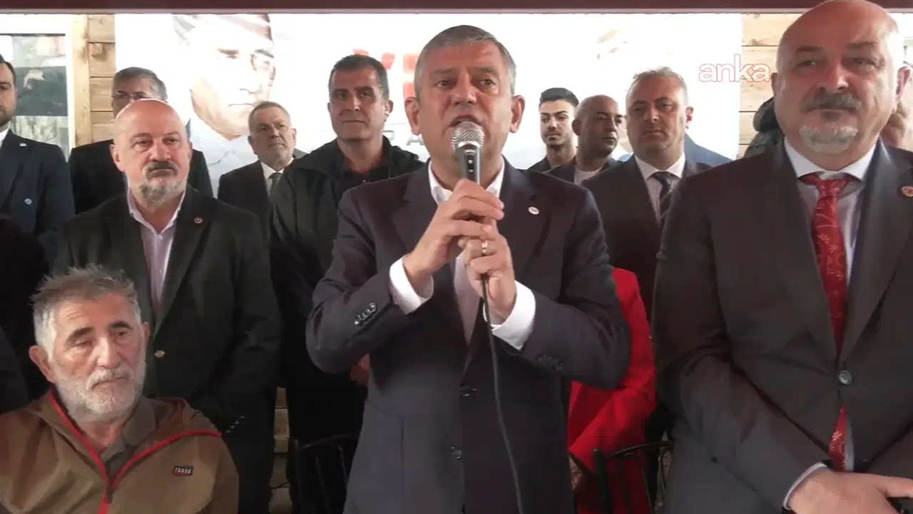 Özgür Özel'den, Erdoğan'a 'fon vurgunu' göndermesi: 'Sen bizde 2 kuruş bulamadın, biz senin Bakanında 2 milyar lirayı ispatladık!'