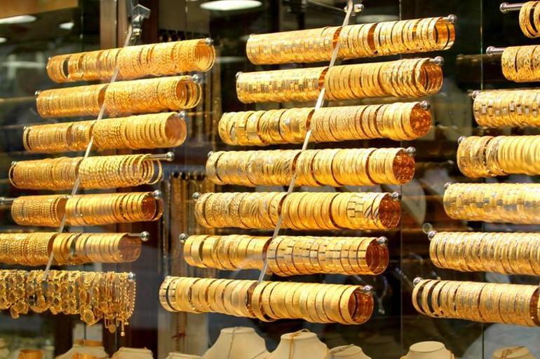 ALTIN FİYATLARI 4 EKİM 2026 CANLI: Bugün Gram, Çeyrek, Cumhuriyet Ne Kadar? Kapalıçarşı Altın Fiyatları Ne Durumda?