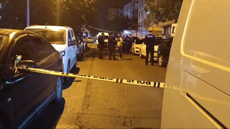 Batman'da kar maskeli 2 kişi iş yerine ateş açıp kaçtı