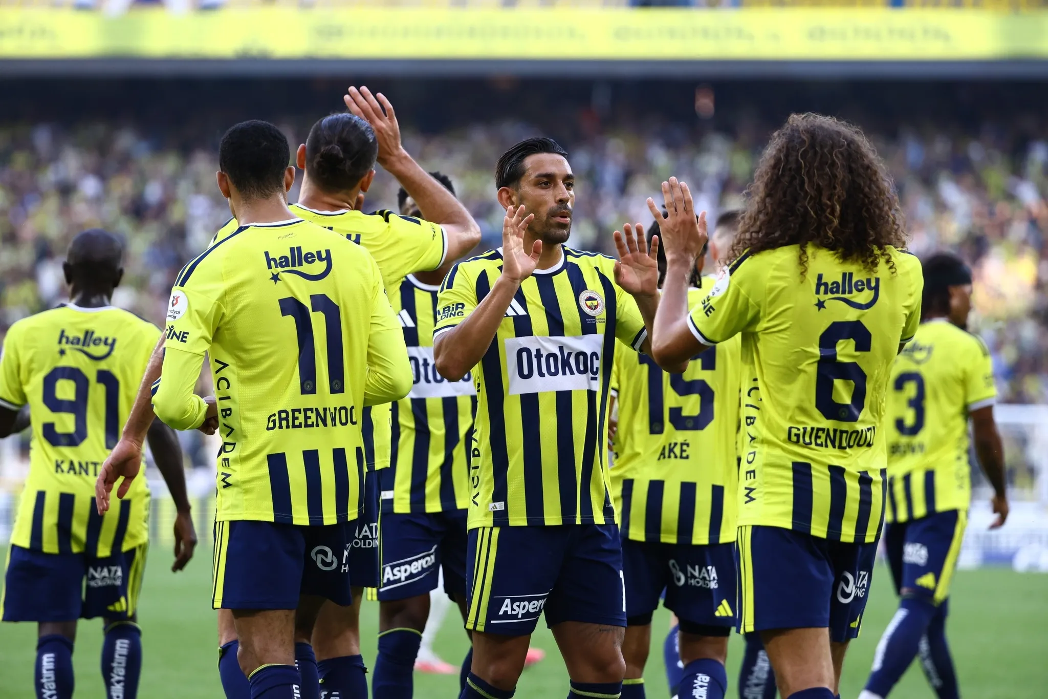 Fenerbahçe'de büyük şok! Milli takımda sakatlandı ve...