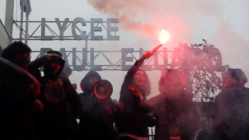 Fransa'da eğitim sistemine yönelik protestolarda 400'den fazla kişi gözaltına alındı