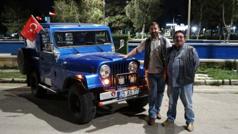 Erzurum'da klasik otomobil rüzgarı esti