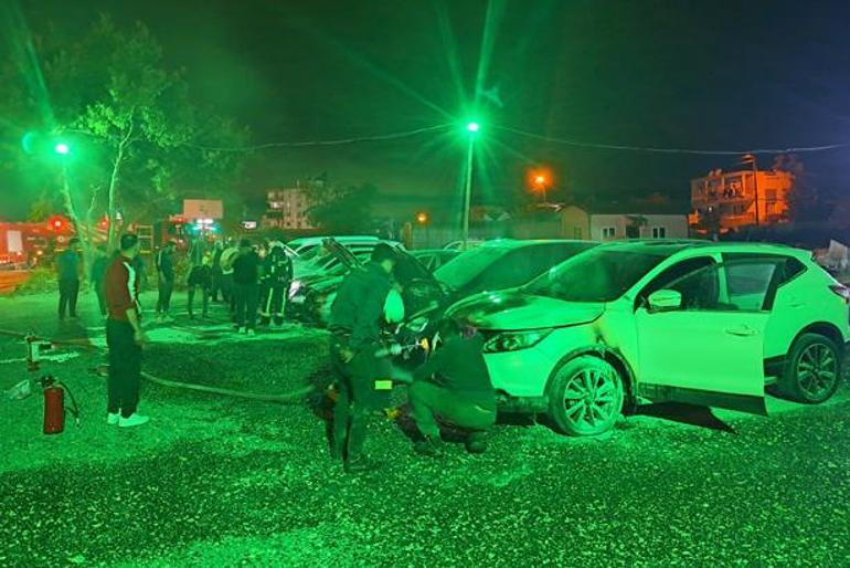 Antalya’da oto galeriye kundaklama! 6 otomobili benzin dökerek ateşe verdi, polise teslim oldu