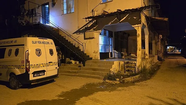 Muğla'da bıçaklı dehşet! Duş sırası kavgası kanlı bitti: 1 ölü, 2 yaralı