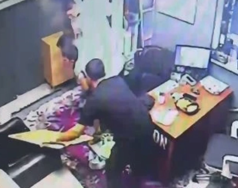 Artvin'de yemek yerken boğazına lokma kaçtı: İşletme sahibi Heimlich ile kurtardı