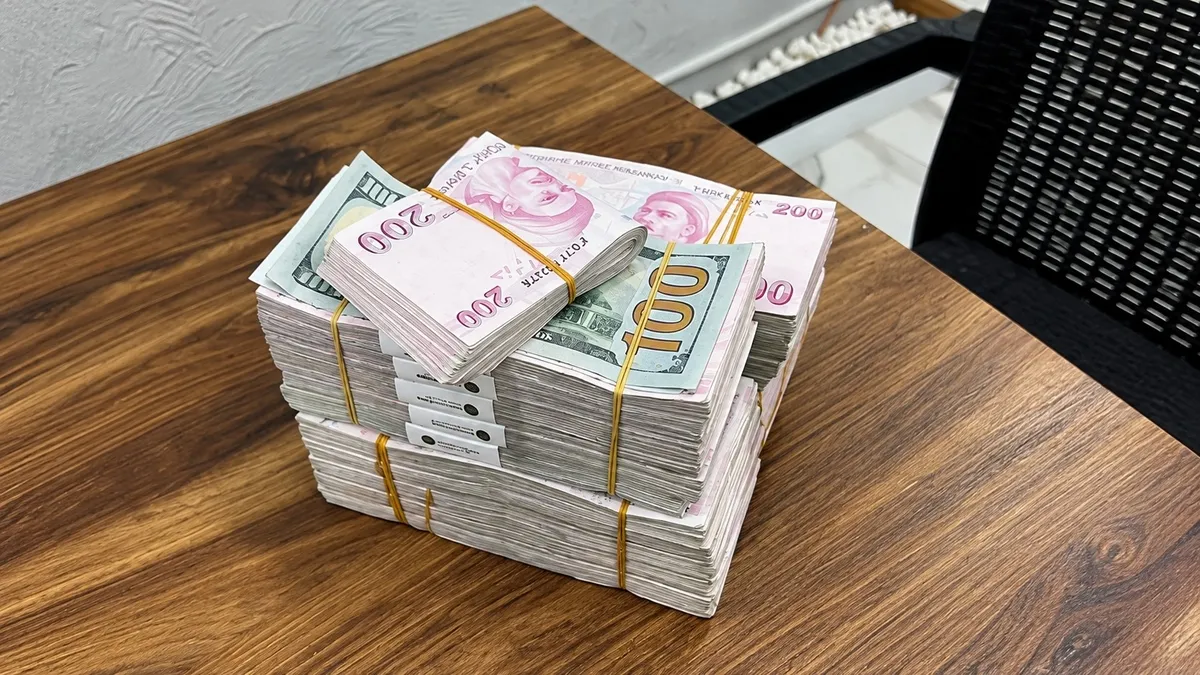 Yargıda rüşvet soruşturmasında eski hakim tutuklandı! Dosyadan İyi Partili Lütfü Türkkan çıktı