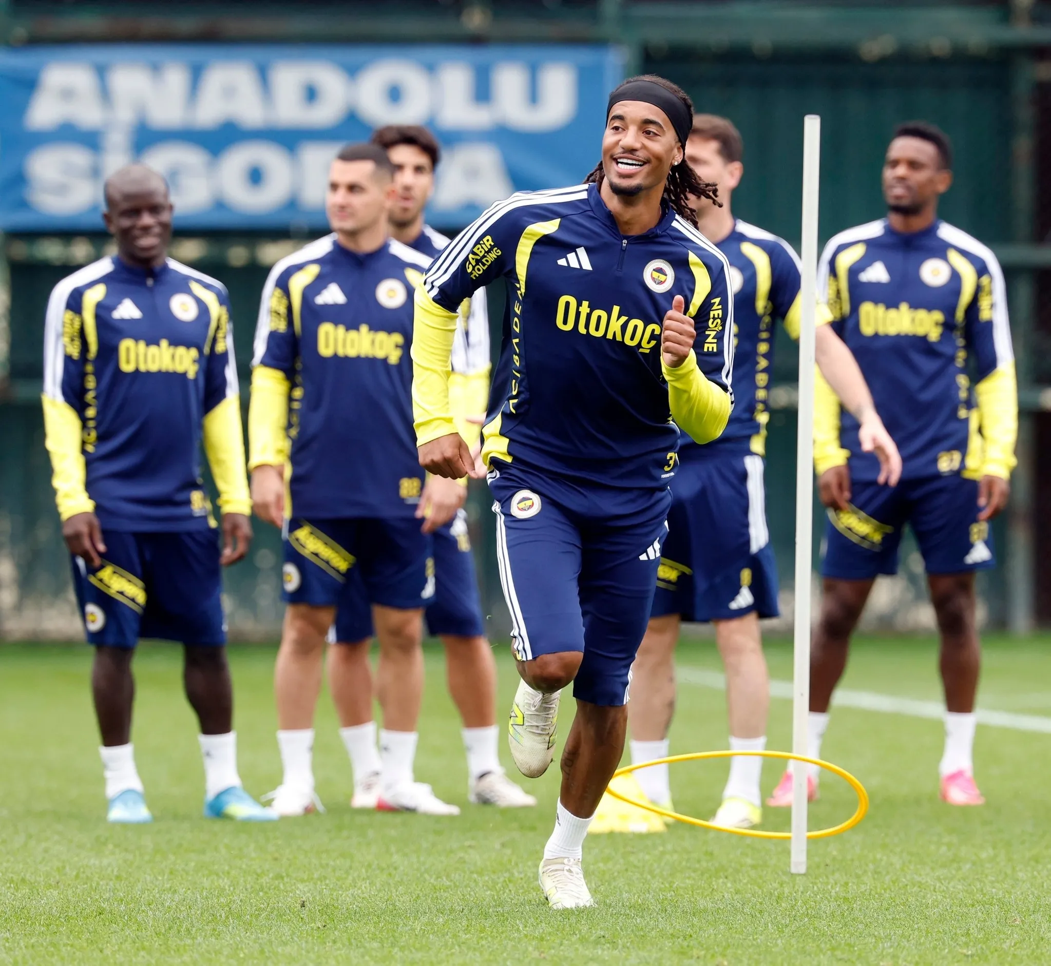 Fenerbahçe'de büyük şok! Milli takımda sakatlandı ve...